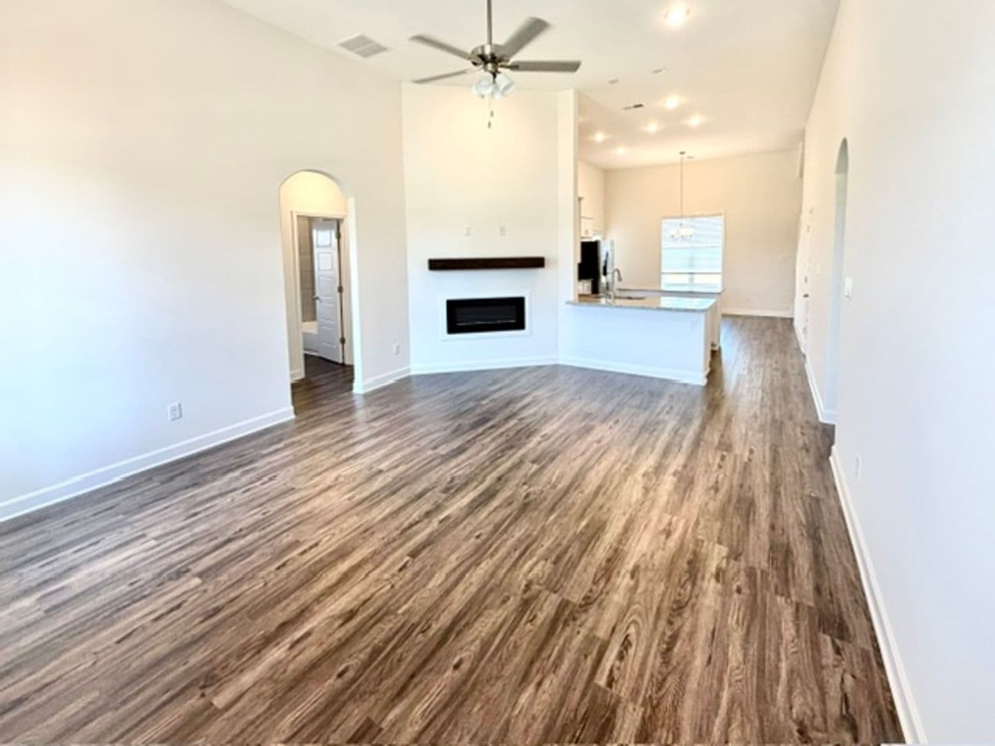 Somerville Apartment: 130 Primrose Lane