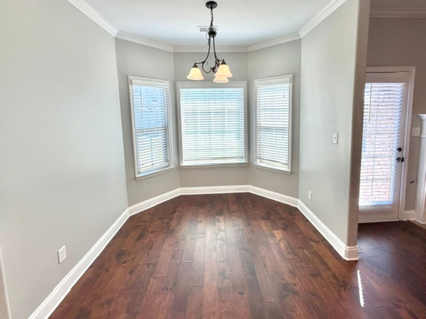 Southaven Apartment: 807 Magnolia Lane