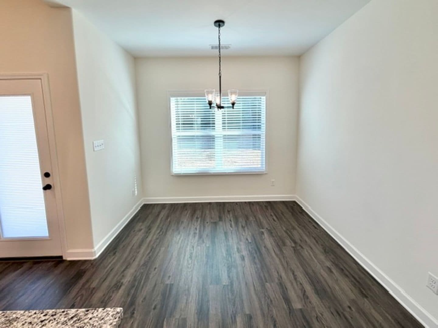 Byhalia Apartment: 551 Centerline Roper Loop