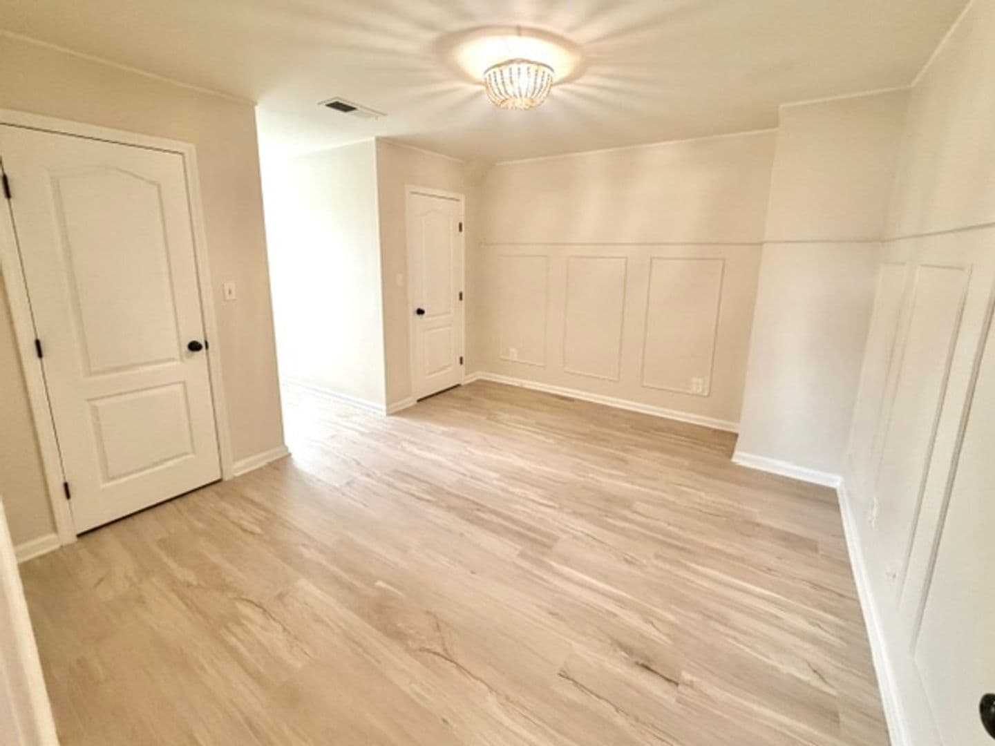 Lake Cormorant Apartment: 10696 Green River Road