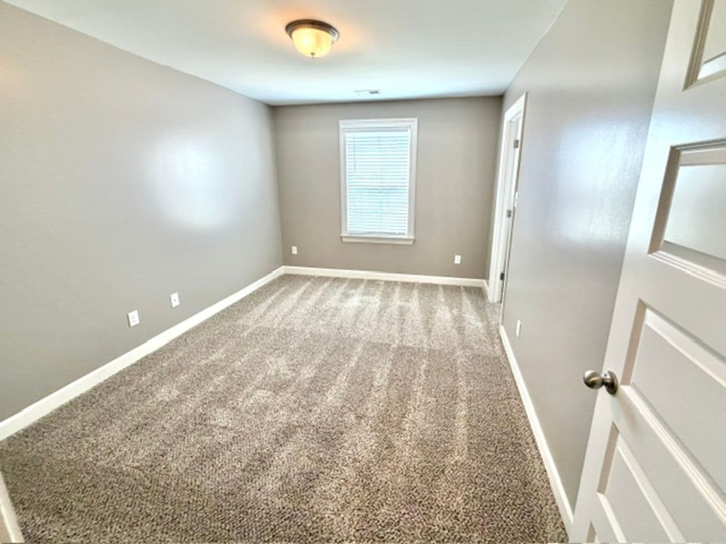 Oakland Apartment: 100 Birkdale Dr