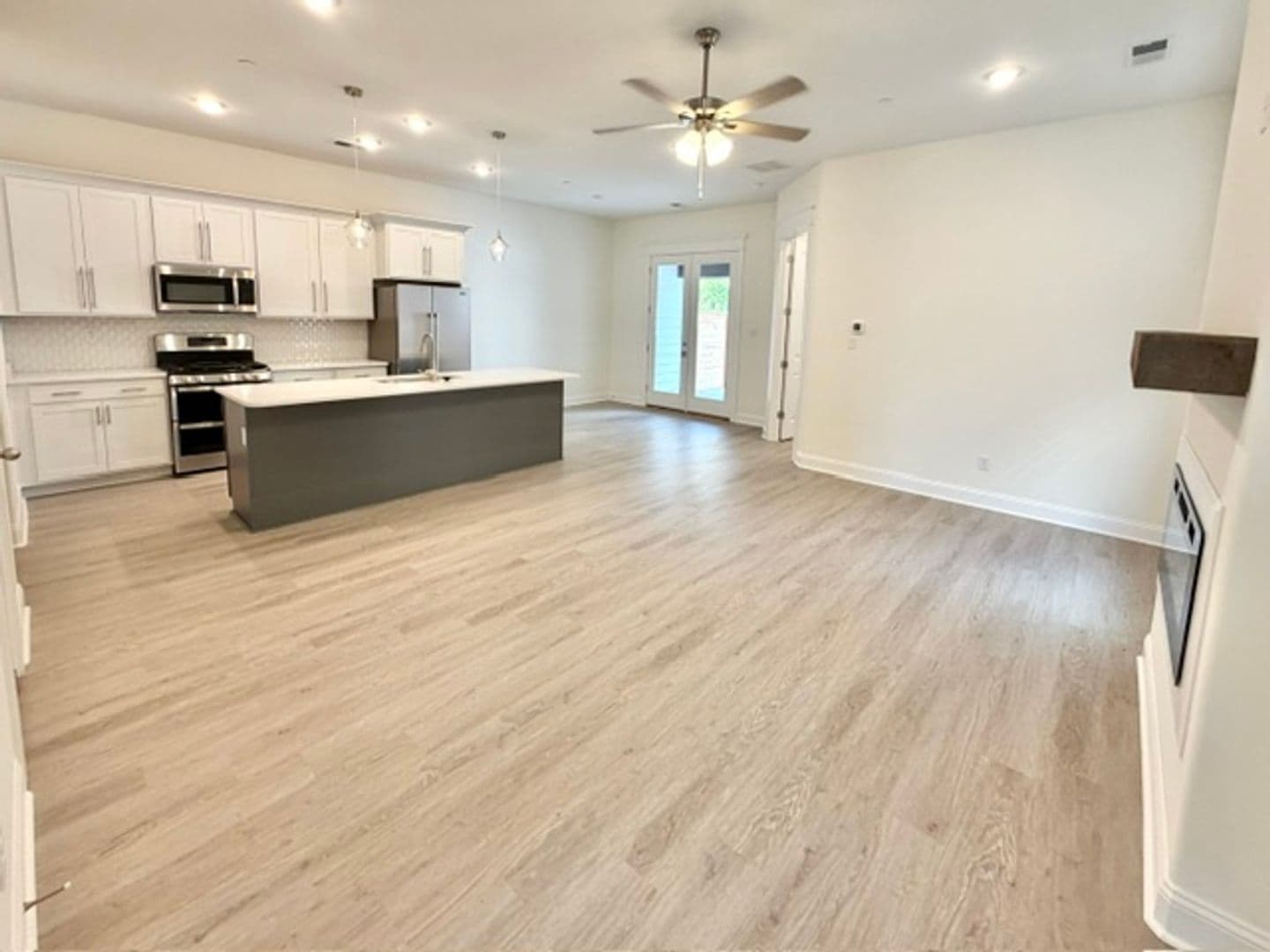 Olive Branch Apartment: 10382 May Flowers St