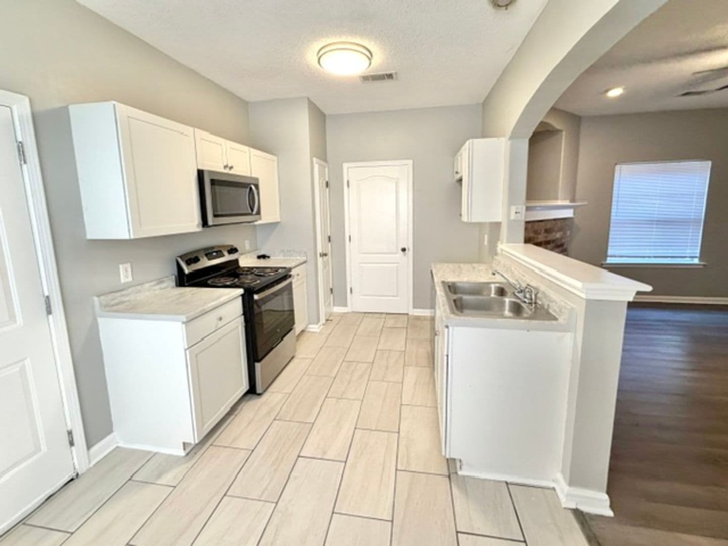 Memphis Apartment: 10236 Sterling Ridge Dr
