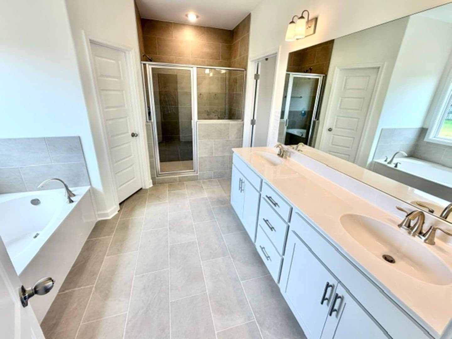 Somerville Apartment: 155 Summer Rose Ln