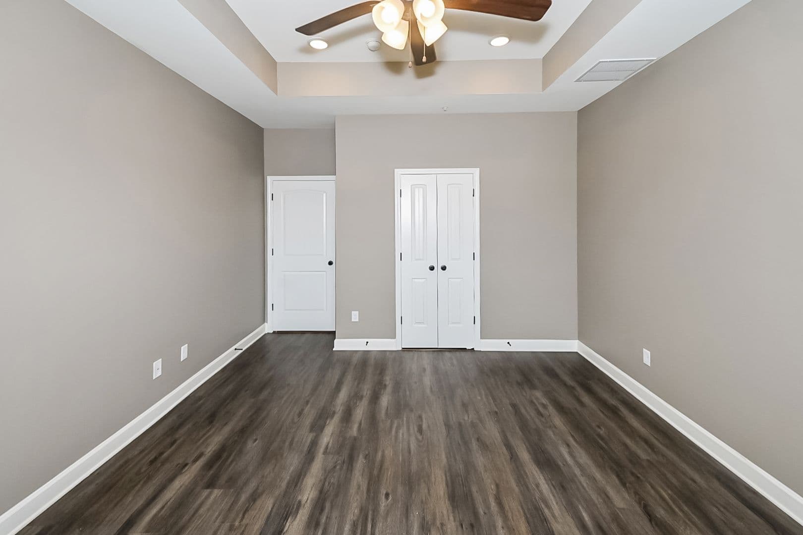 Olive Branch Apartment: 8886 Glen Circle