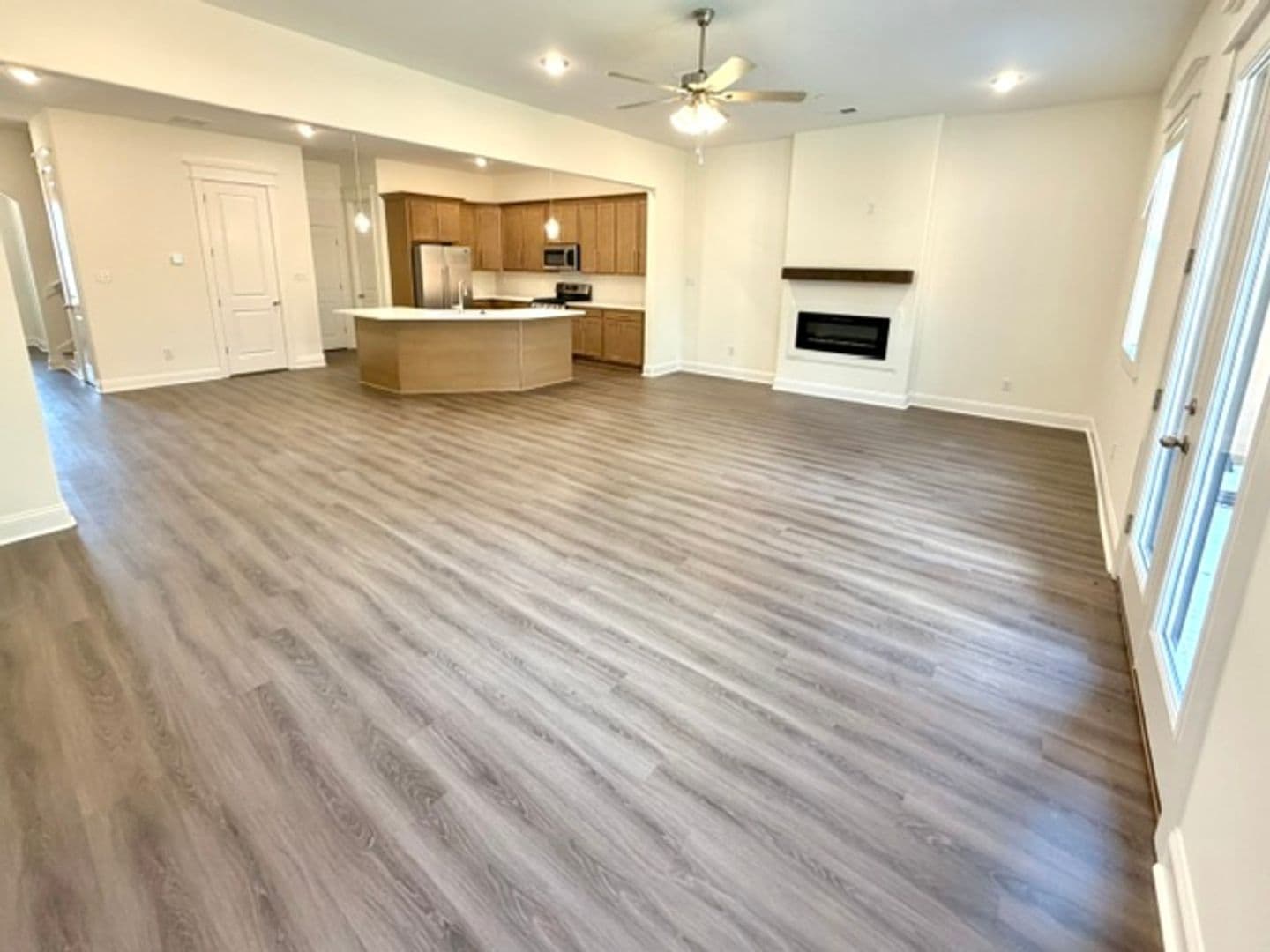 Olive Branch Apartment: 10376 May Flowers St