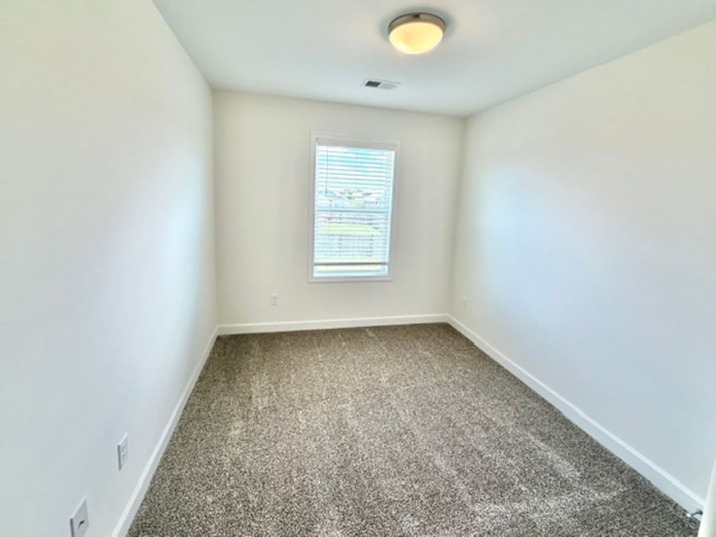 Somerville Apartment: 130 Primrose Lane