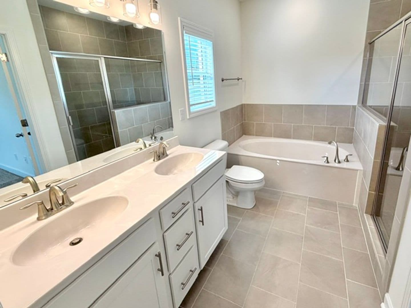 Somerville House: 105 Summer Rose Ln