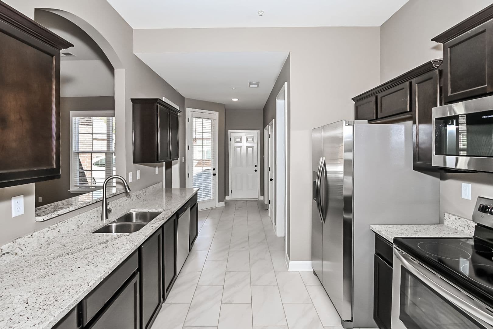 Olive Branch Apartment: 8886 Glen Circle