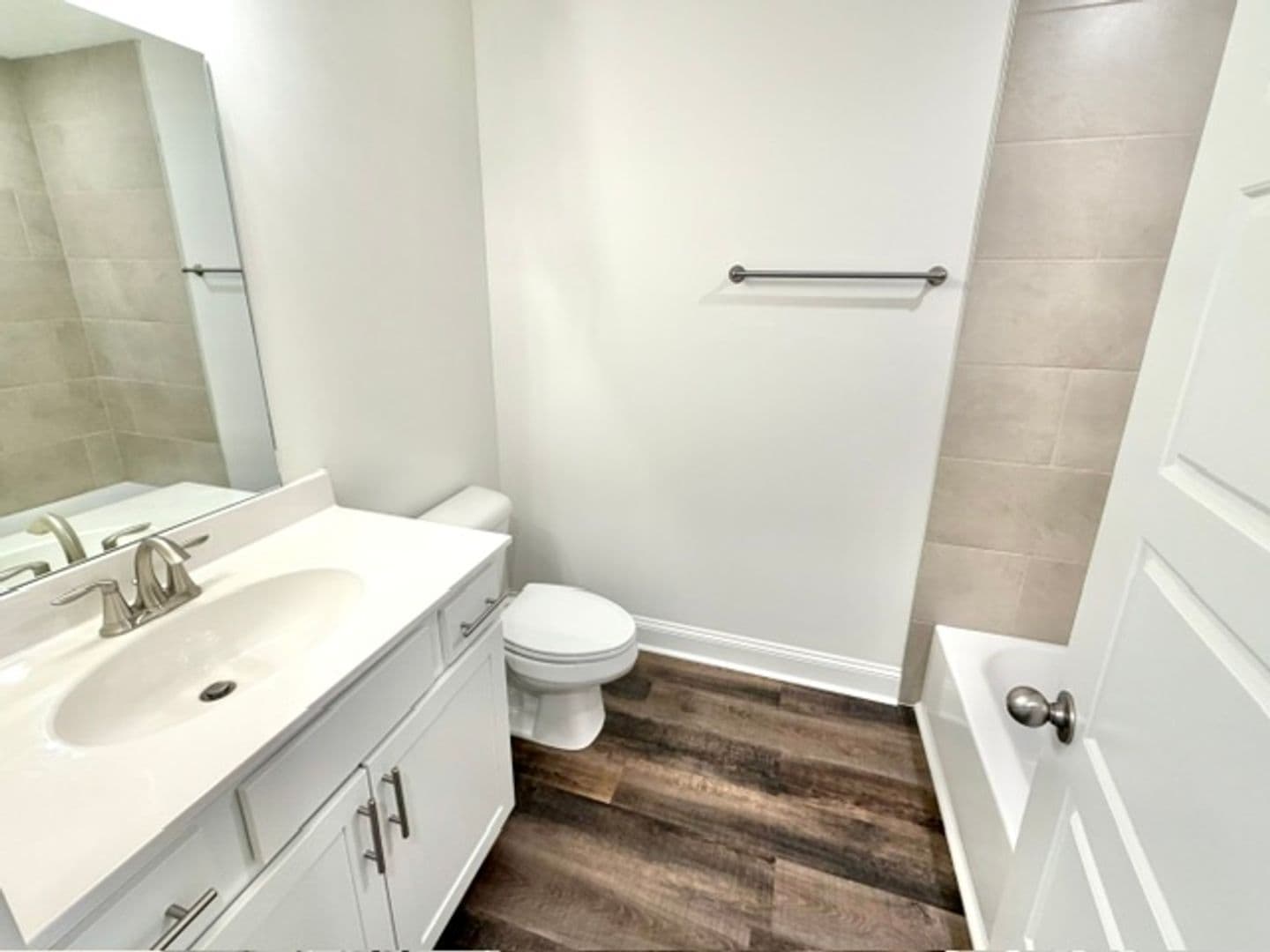 Olive Branch Apartment: 5317 Aylesbury Lane