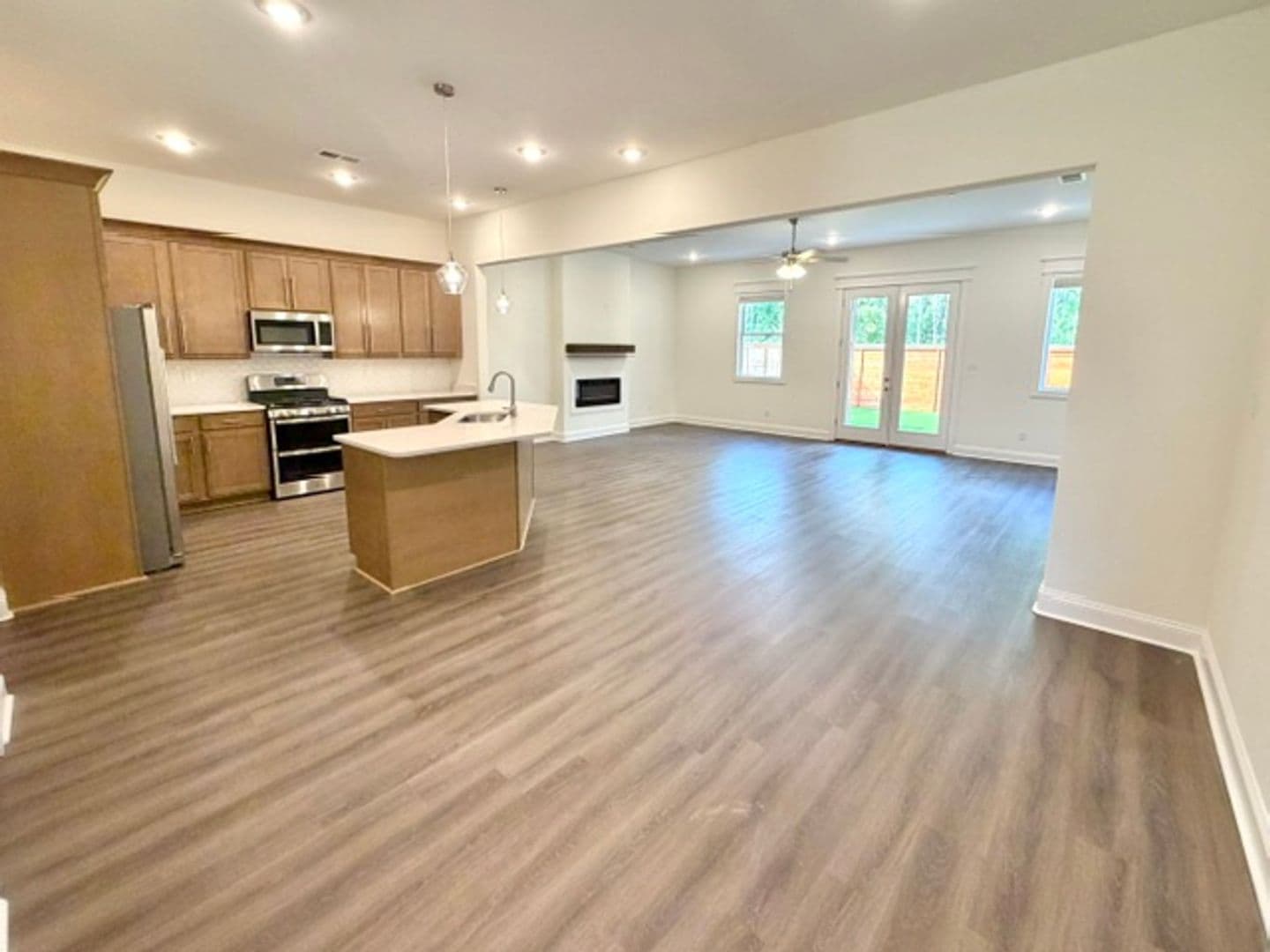 Olive Branch Apartment: 10376 May Flowers St