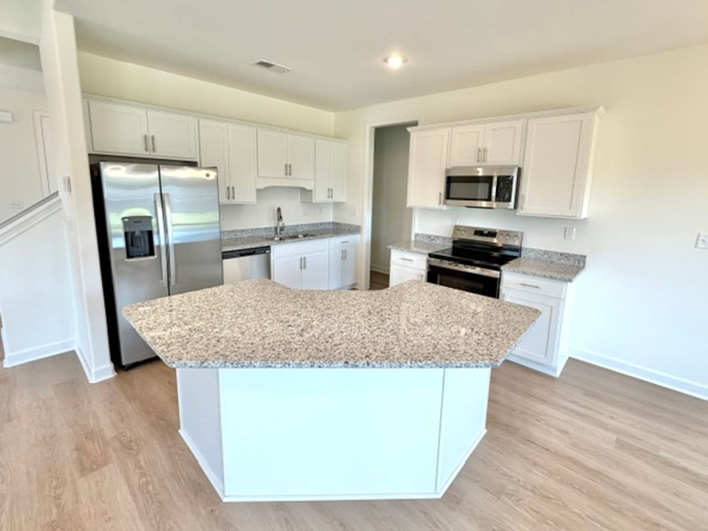 Somerville Apartment: 135 Summer Rose Ln