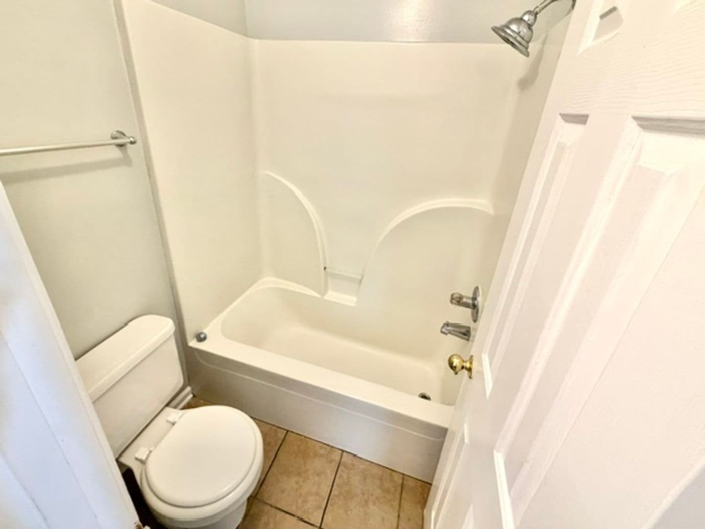 Memphis Apartment: 5435 Gardendale St