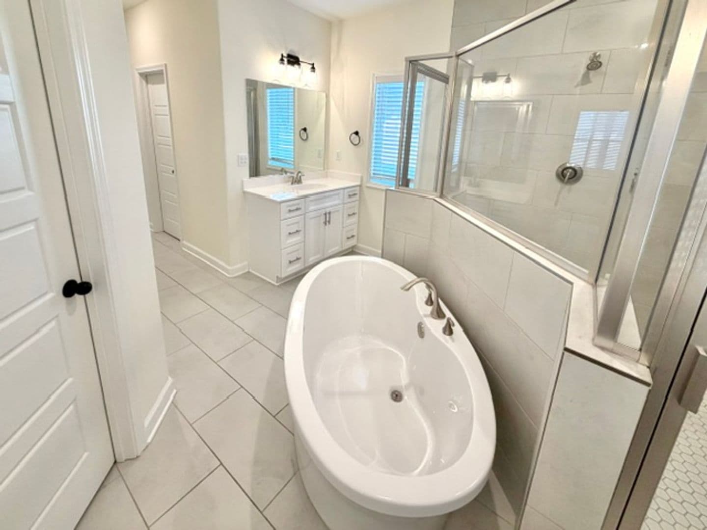 Byhalia Apartment: 551 Centerline Roper Loop