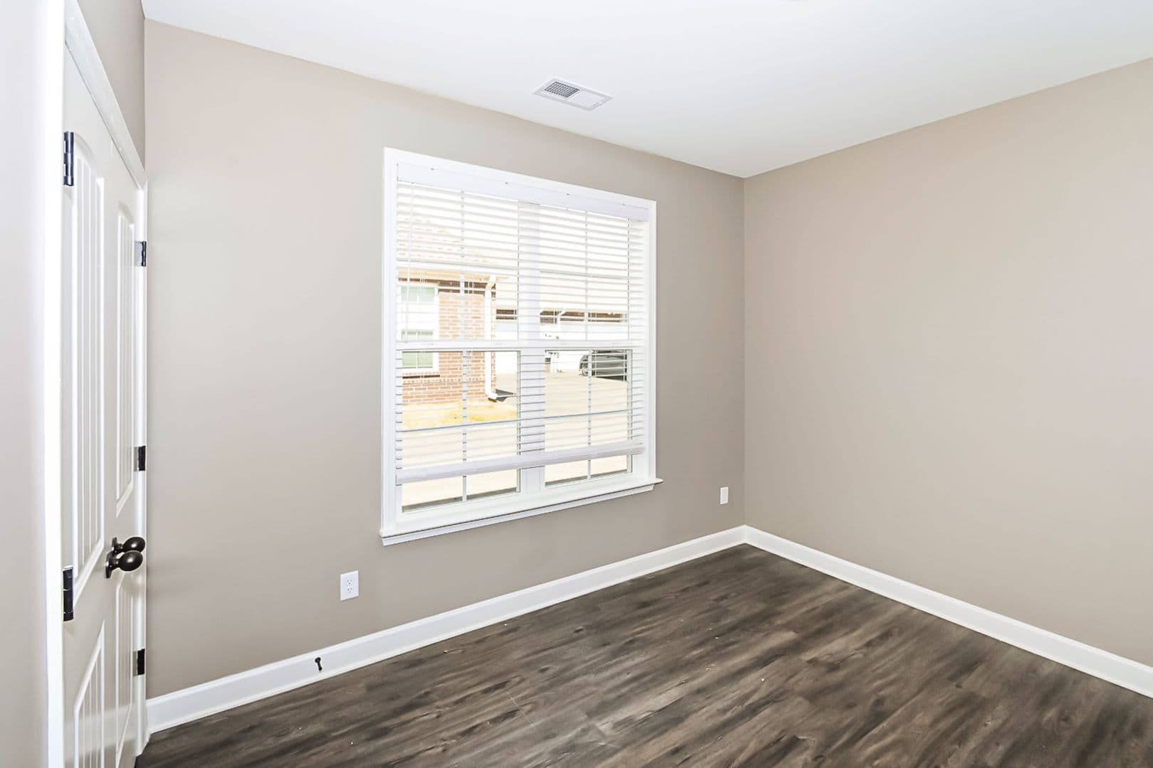 Olive Branch Apartment: 8886 Glen Circle