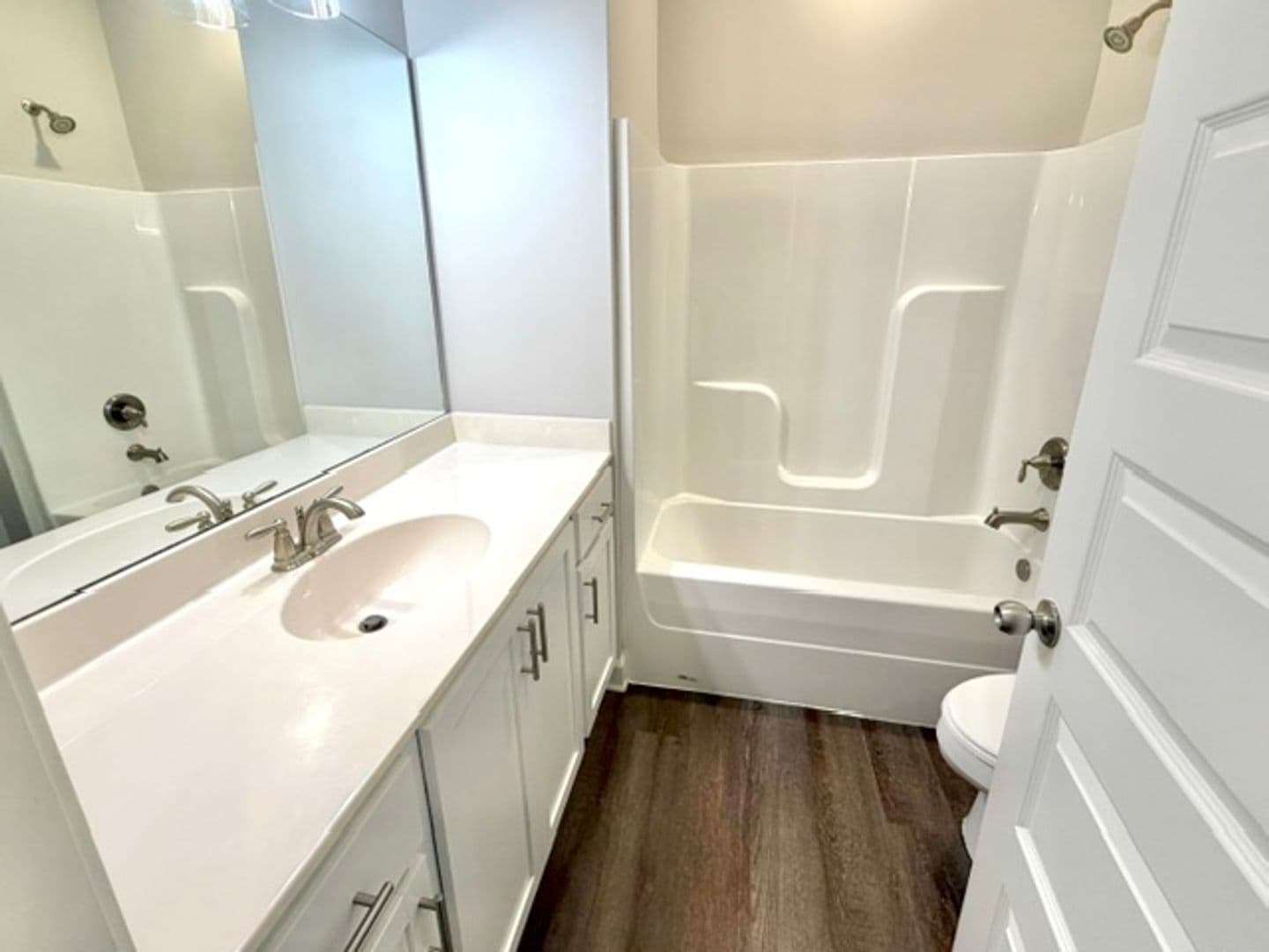 Somerville Apartment: 305 Azalea Drive