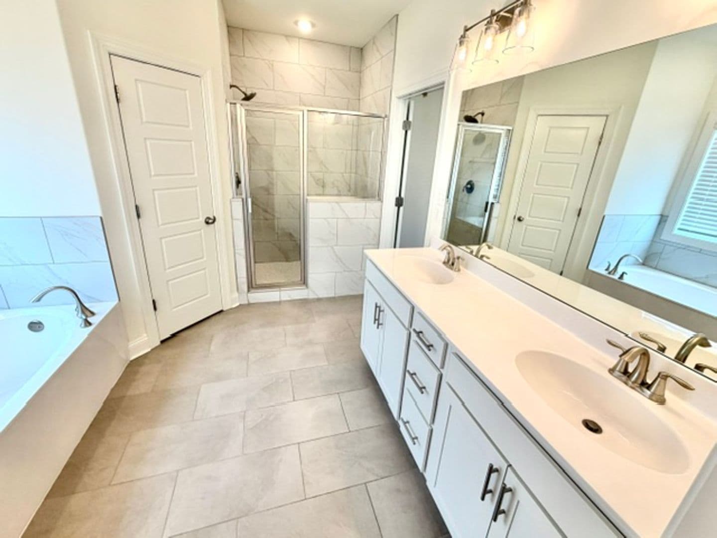 Olive Branch Apartment: 5317 Aylesbury Lane