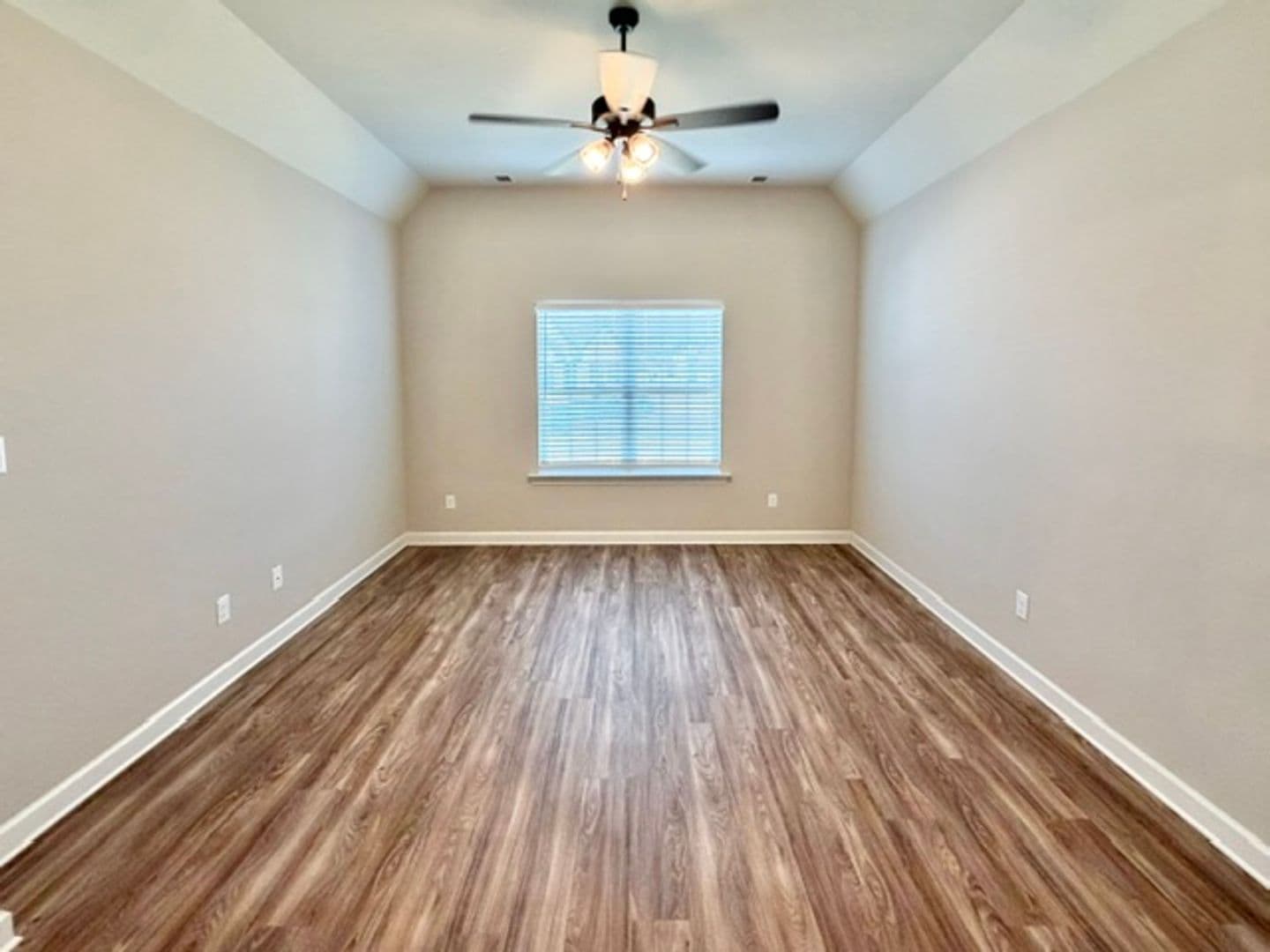 Southaven Apartment: 8615 Lana Drive