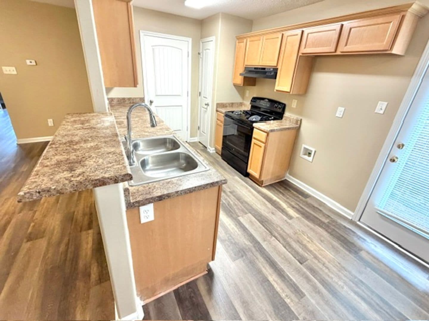 Memphis Apartment: 7906 North Rushmeade Cir