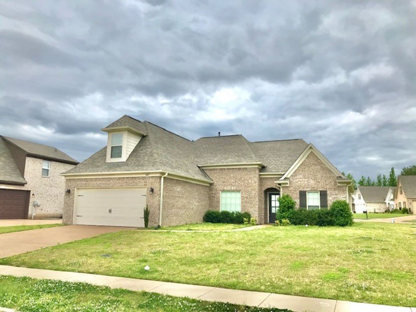 Southaven Apartment: 807 Magnolia Lane