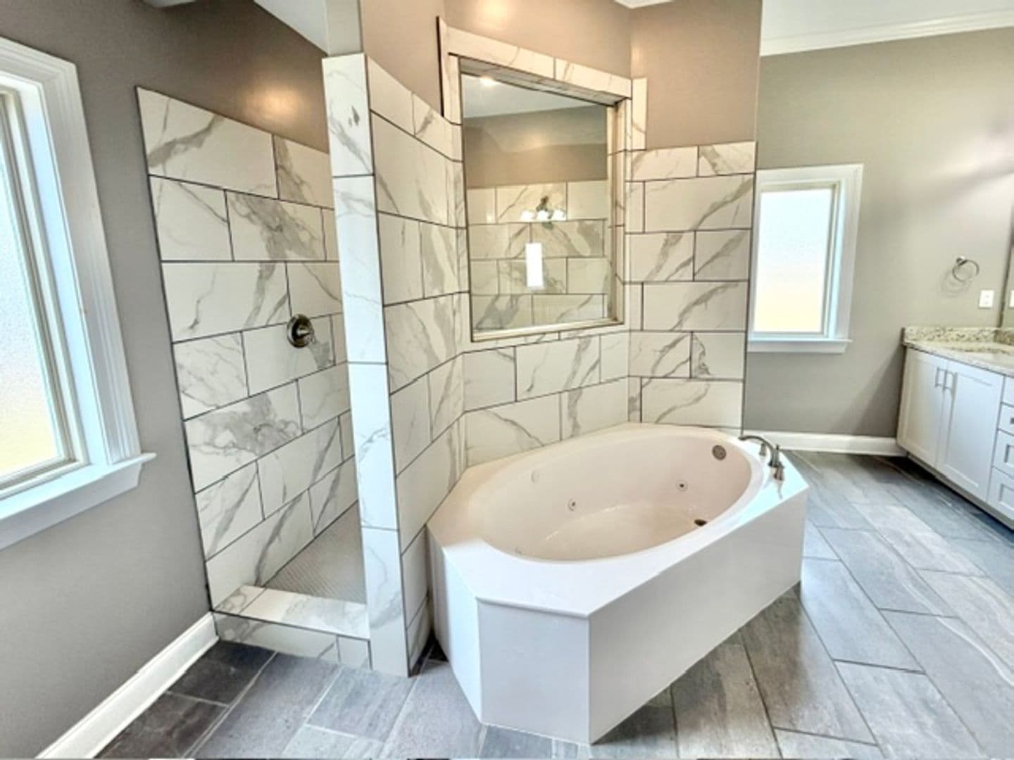 Oakland Apartment: 100 Birkdale Dr
