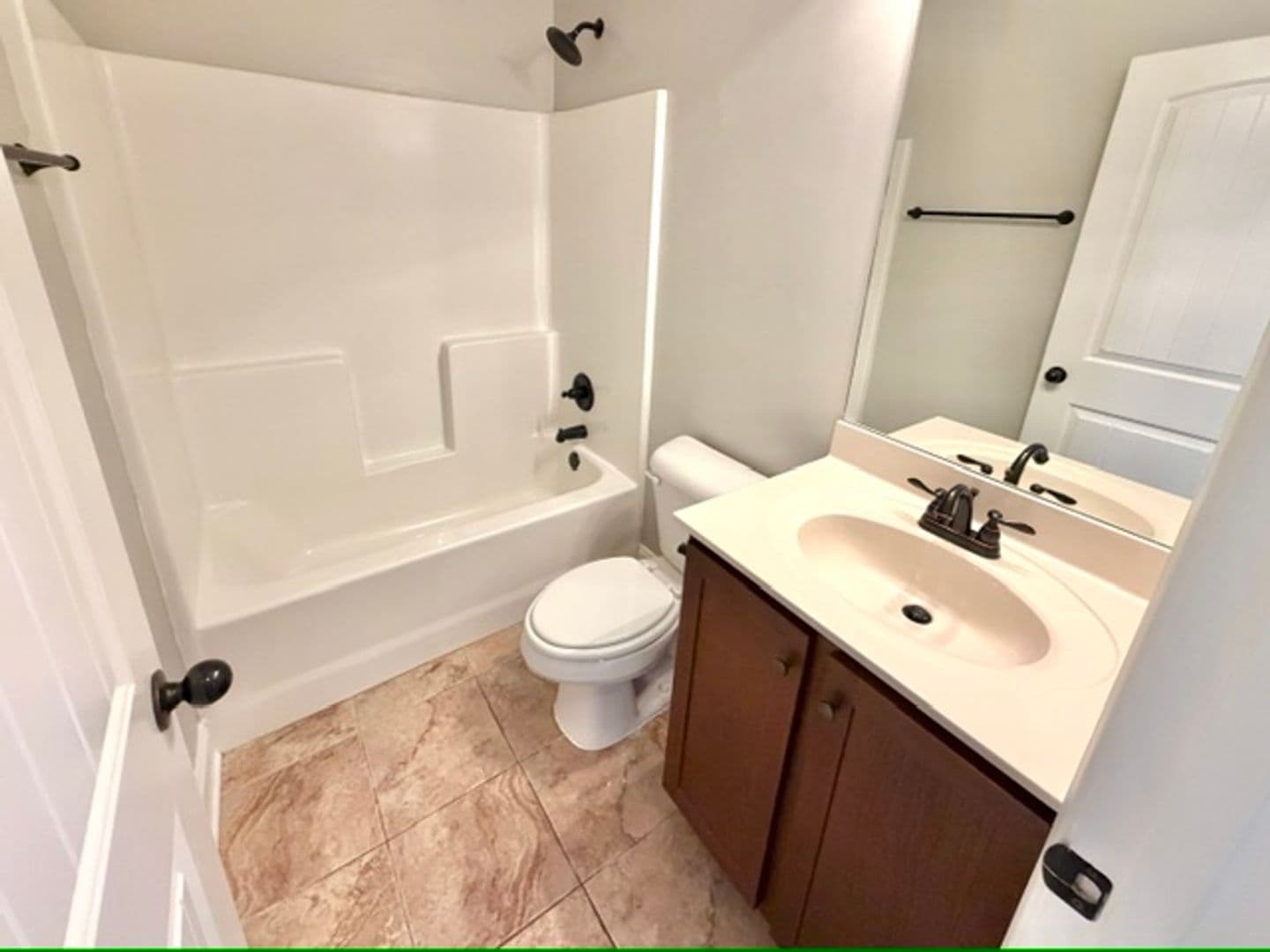 Southaven Apartment: 807 Magnolia Lane