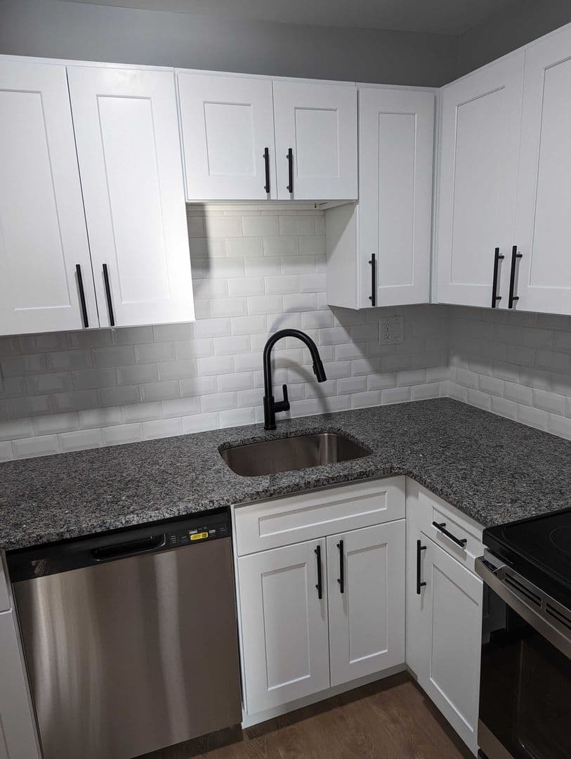 Syracuse Apartment: 205A Hawley Avenue