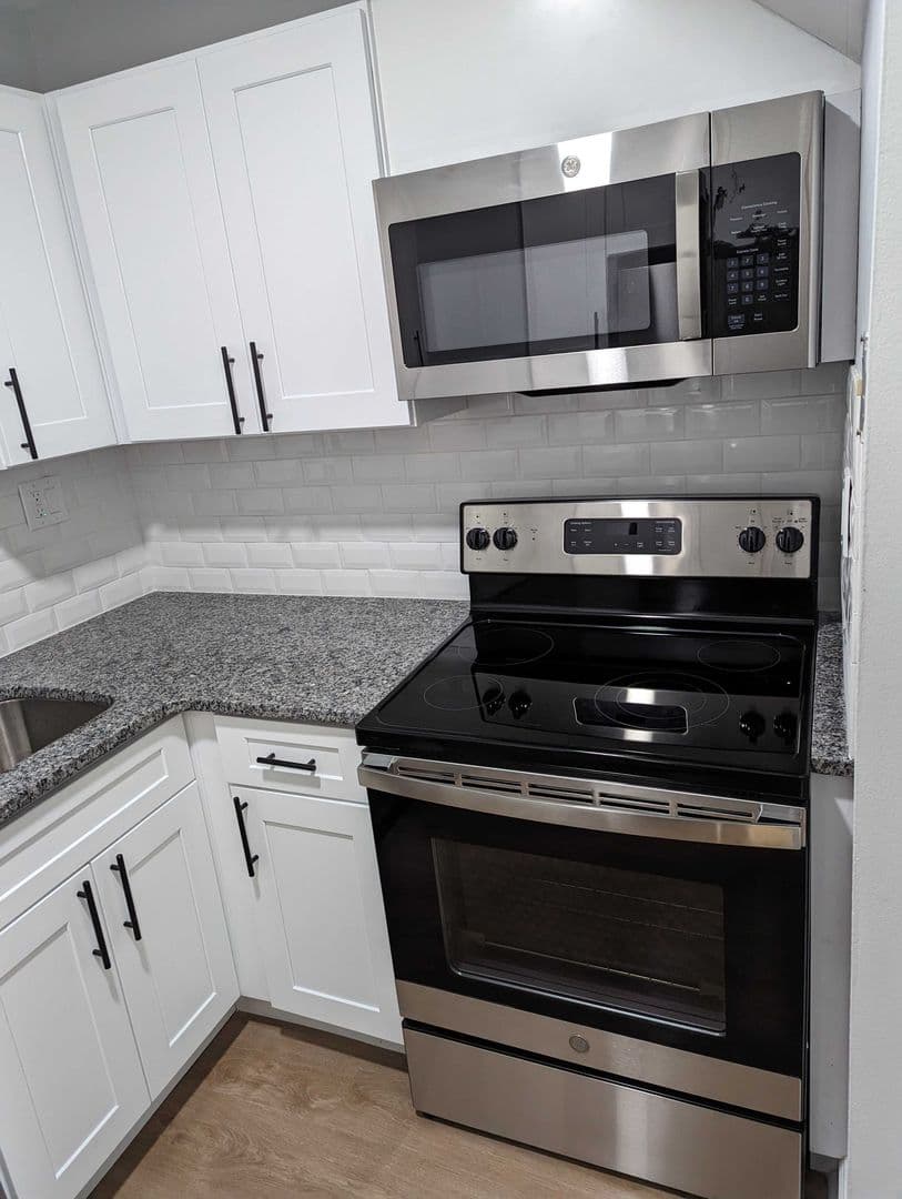 Syracuse Apartment: 205A Hawley Avenue