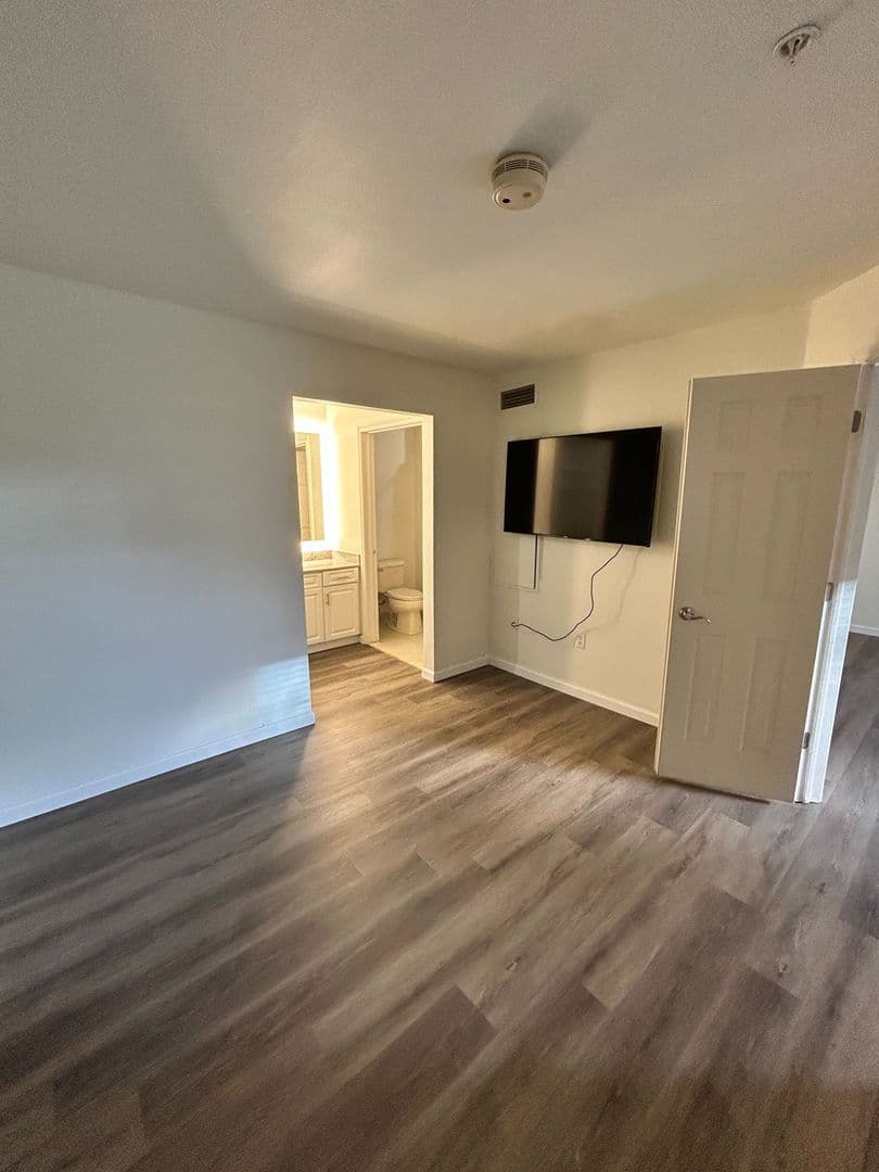 Bridgewater Apartment: 530 US-22