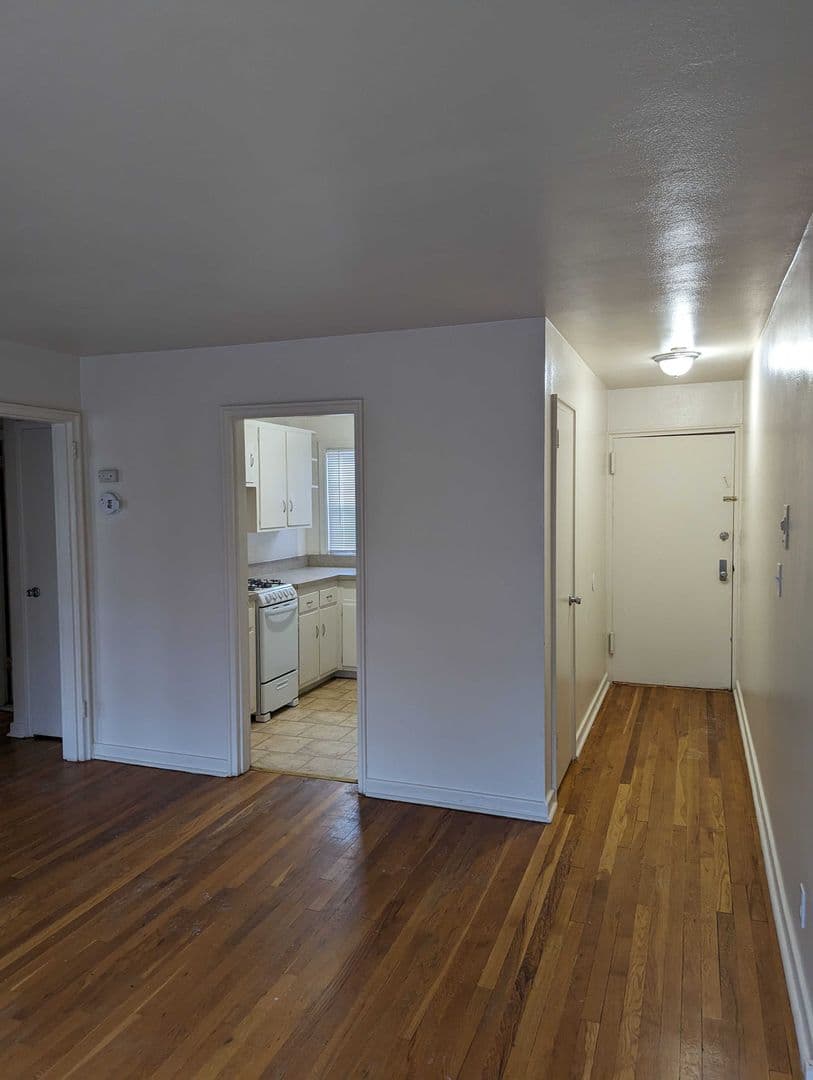 Syracuse Apartment: 607 Robinson Street
