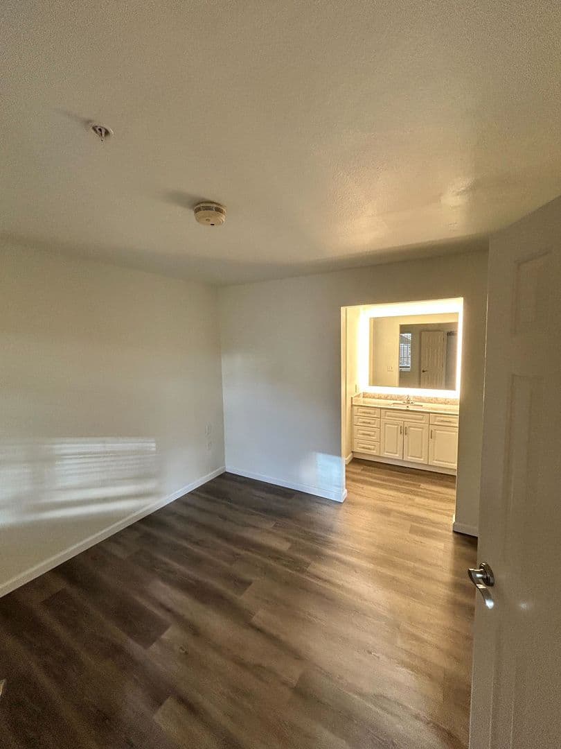 Bridgewater Apartment: 530 US-22
