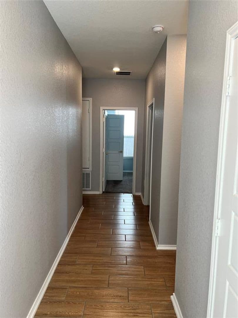 Del Valle House: 6516 Carriage Pines Drive