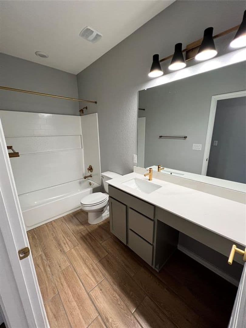Del Valle House: 6516 Carriage Pines Drive