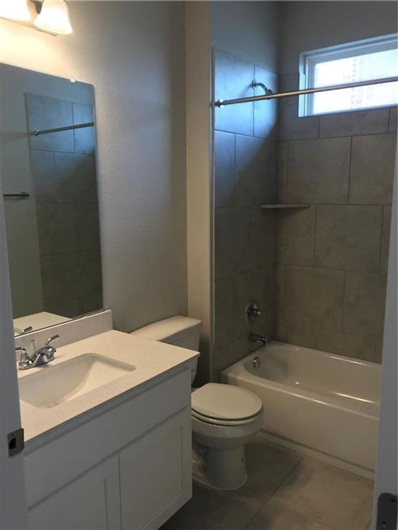 Kyle House: 1353 Goforth Rd