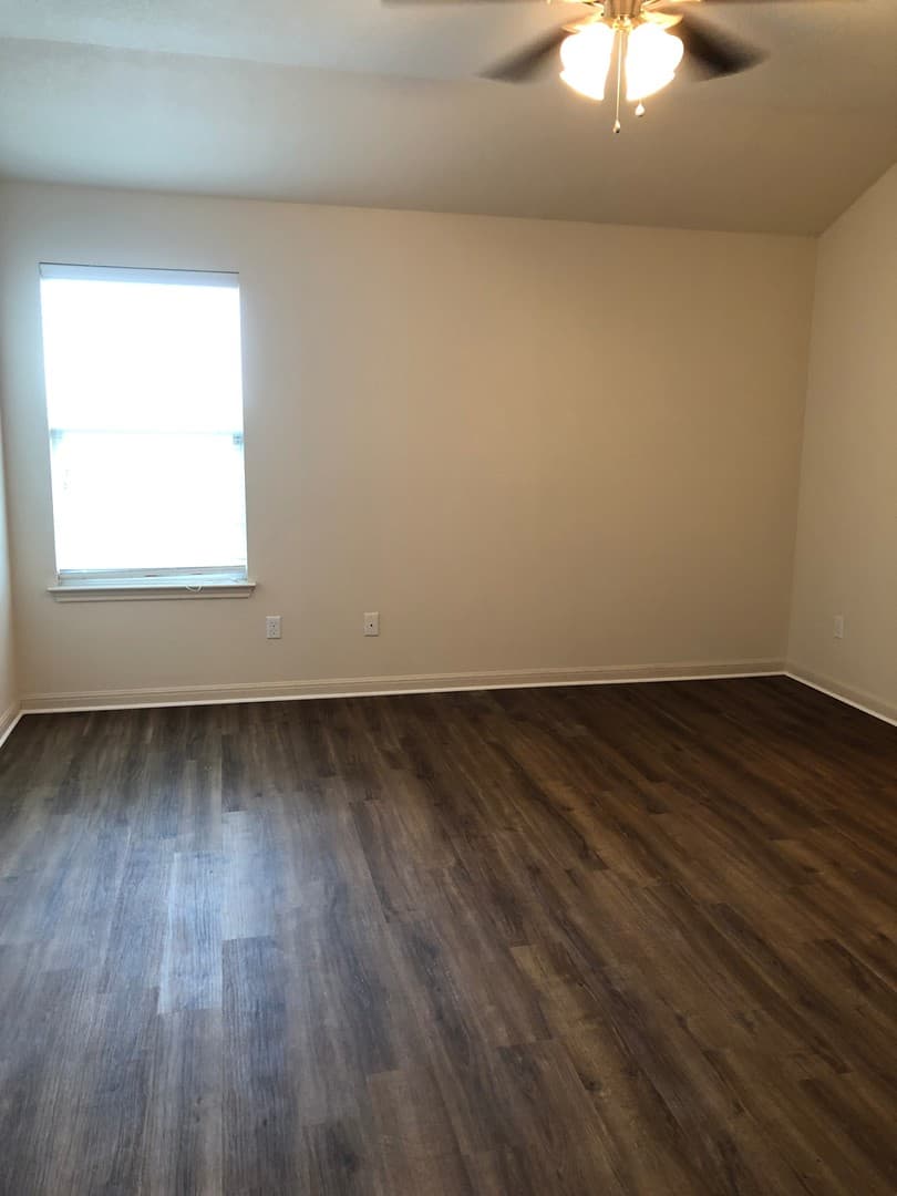 Manor House: 13316 Pine Needle Street