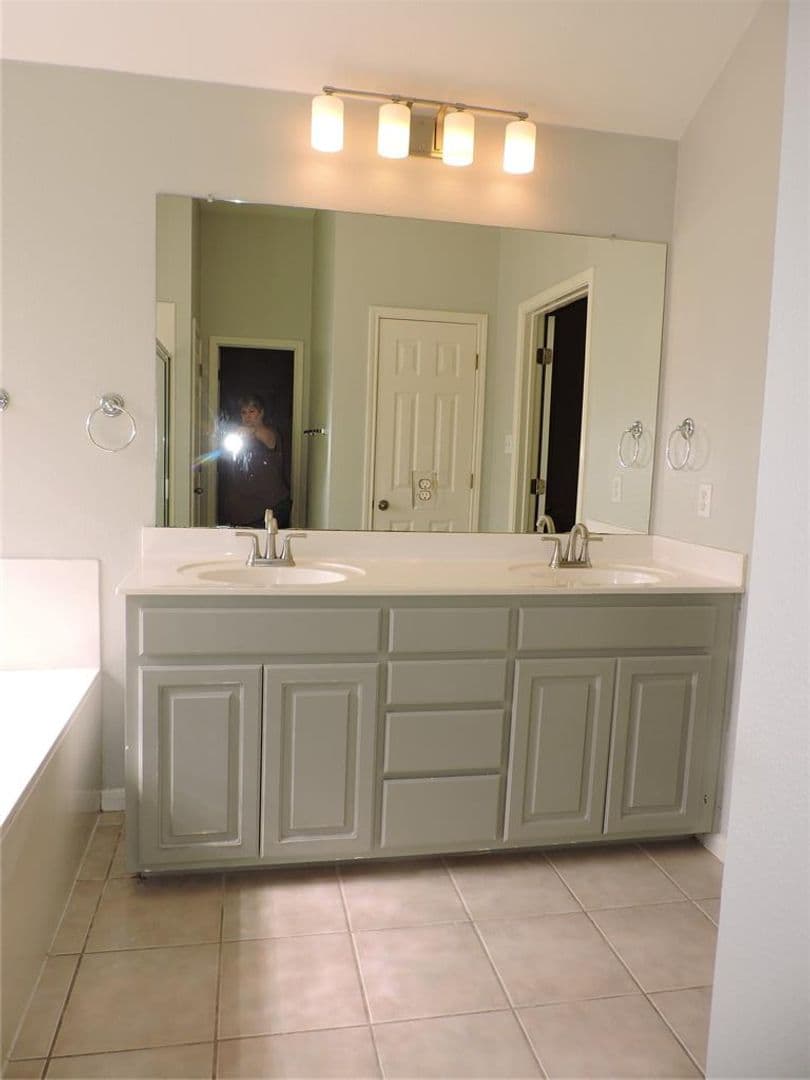 Pflugerville House: 617 Kingston Lacy Blvd.