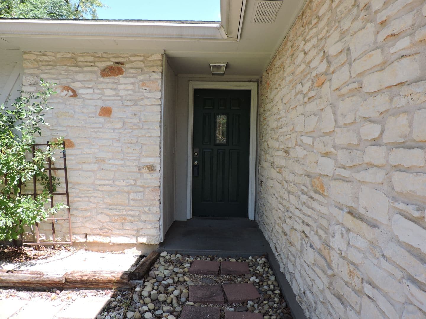 Austin House: 1625 Chippeway Lane