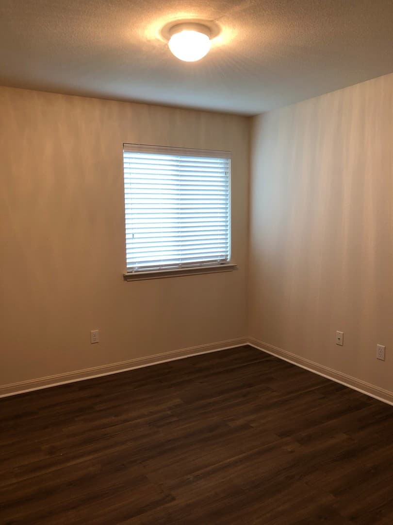 Manor House: 13316 Pine Needle Street