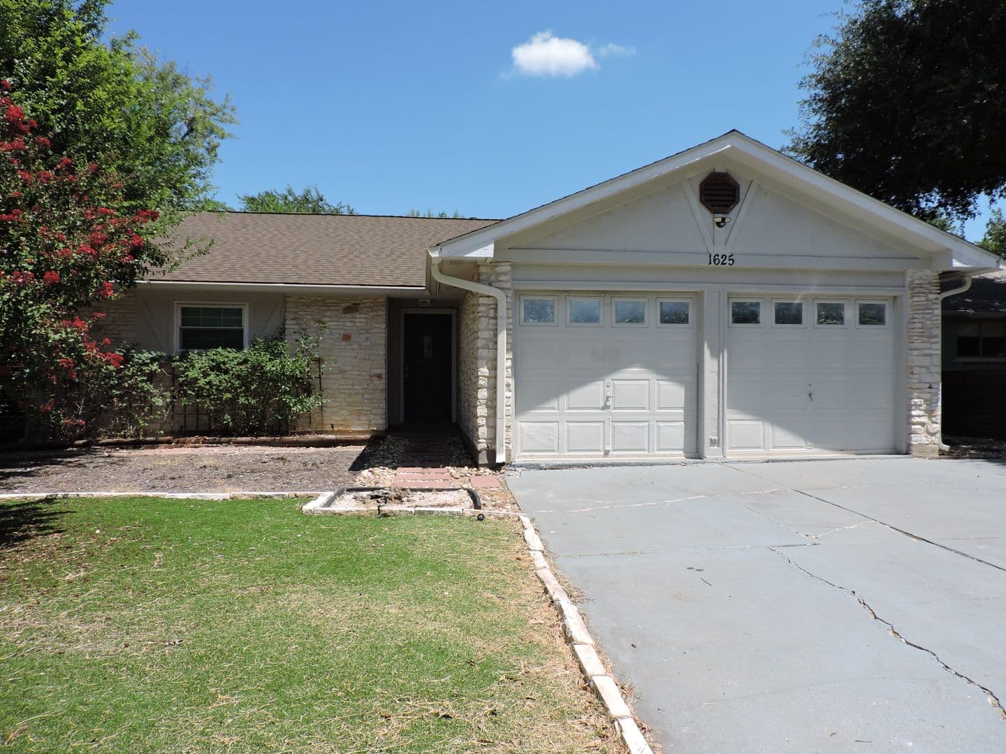 Austin House: 1625 Chippeway Lane
