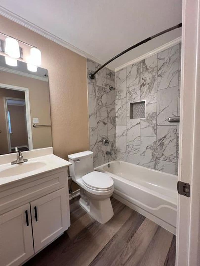 Austin House: 13330 Water Oak Lane, Unit A