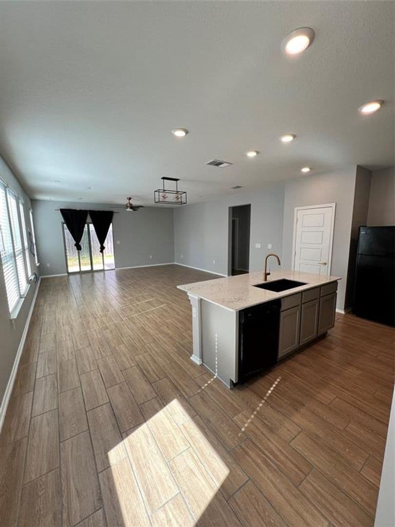 Del Valle House: 6516 Carriage Pines Drive
