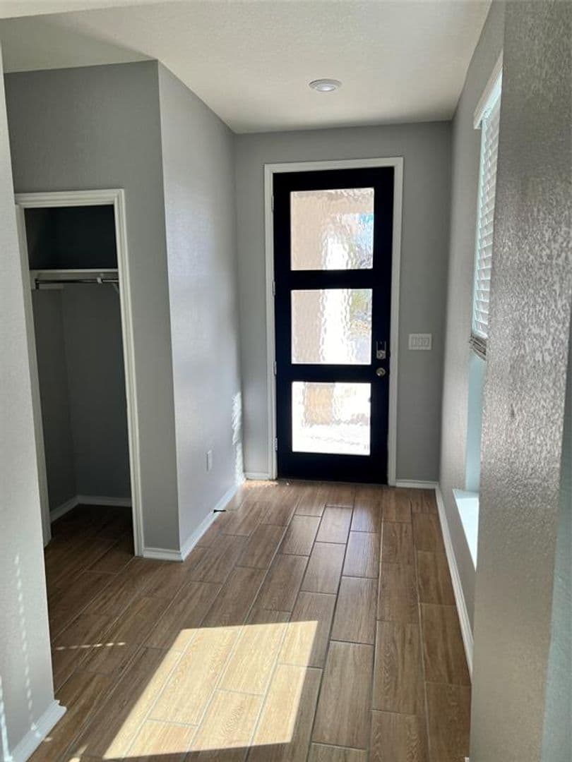 Del Valle House: 6516 Carriage Pines Drive