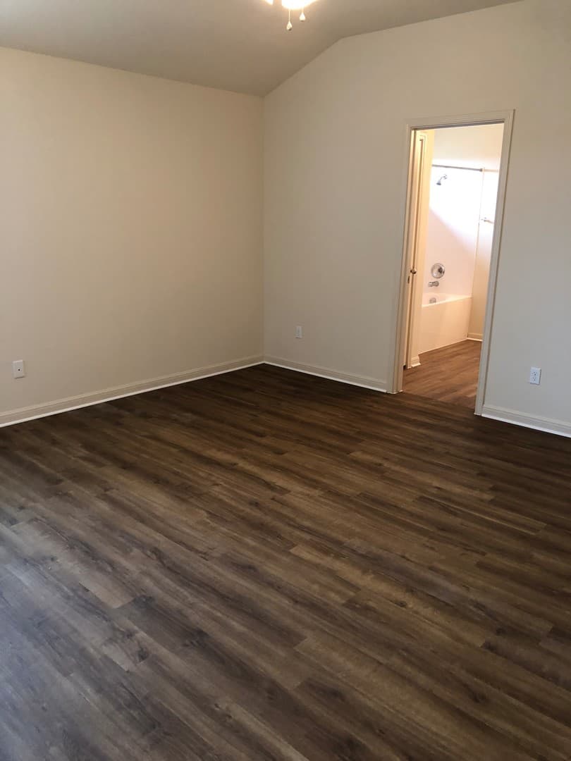 Manor House: 13316 Pine Needle Street