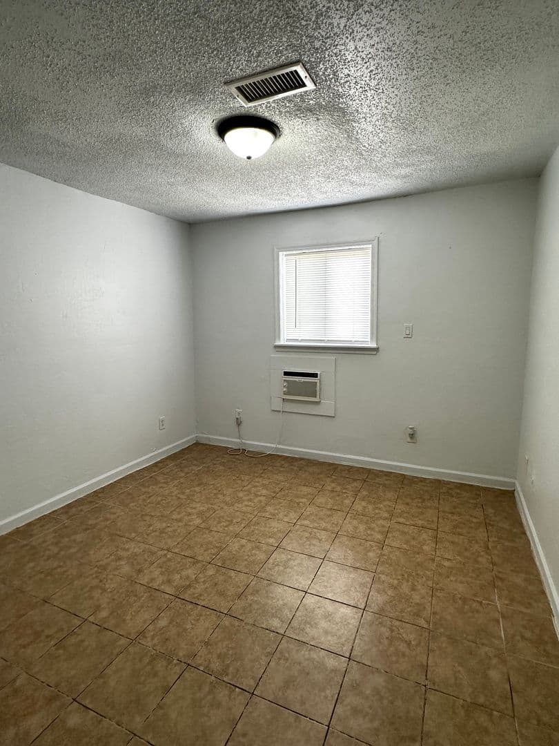 EL MIRAGE Apartment: 14005 N PALM ST #4