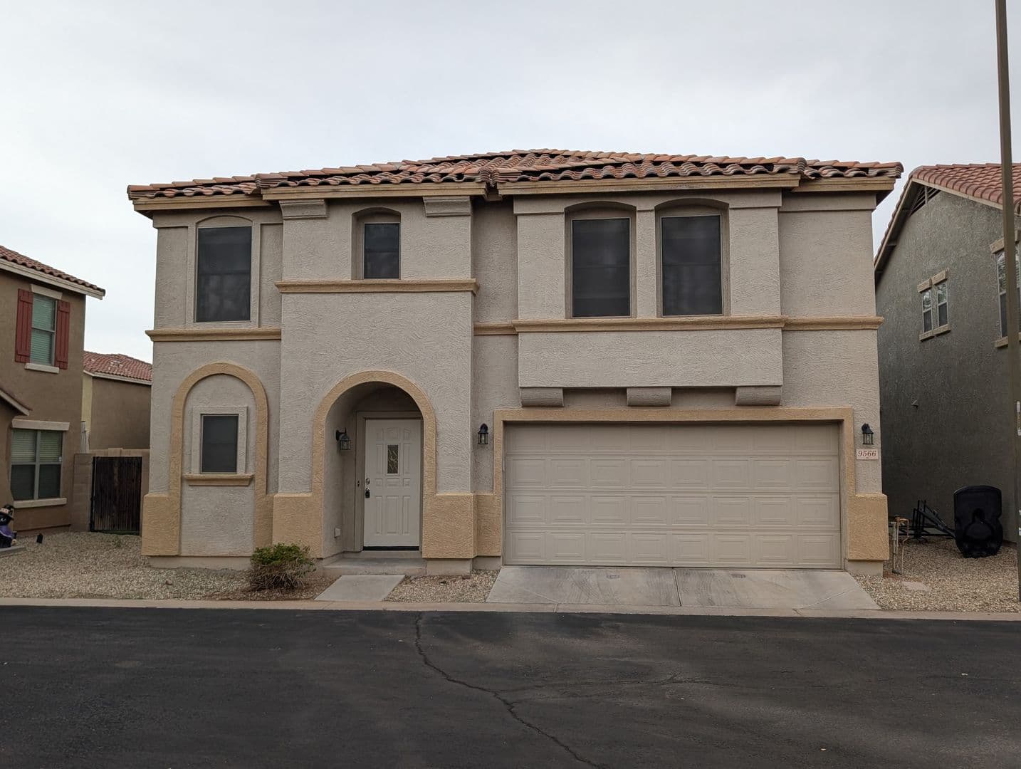 PEORIA House: 9566 N 81ST DRIVE