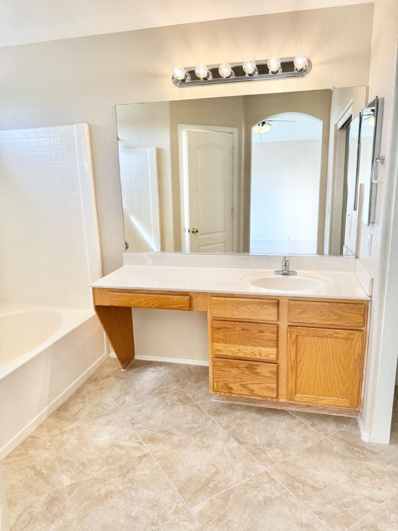 AVONDALE House: 1941 N 107TH DR
