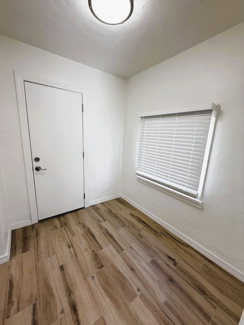 PHOENIX House: 906 E FAIRMOUNT AVE