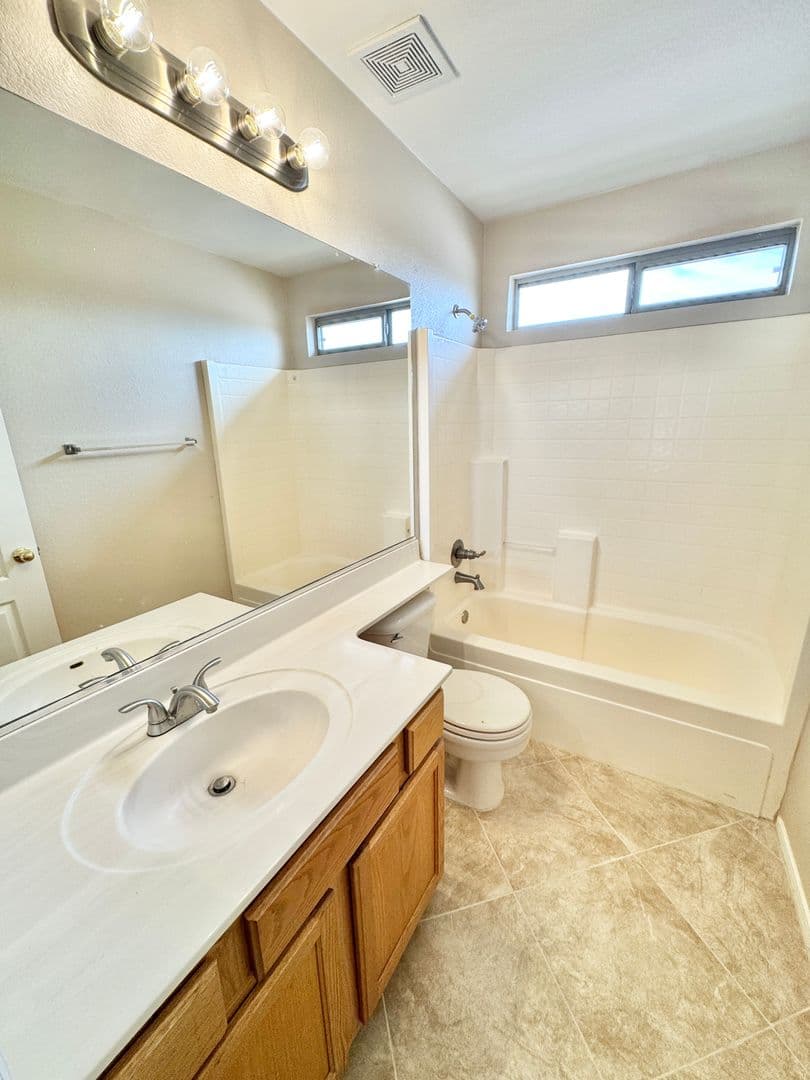 AVONDALE House: 1941 N 107TH DR