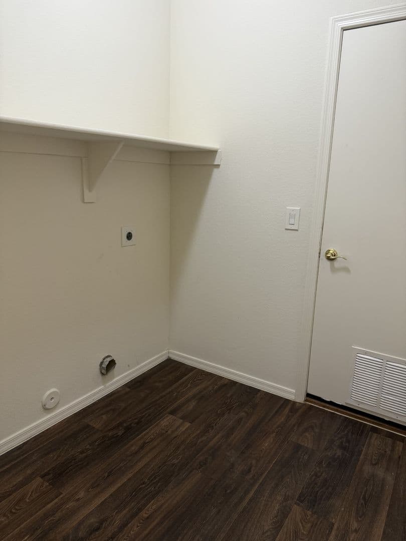 MESA House: 10316 E JAN AVE