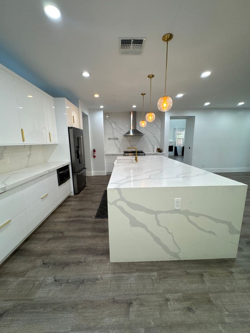 PEORIA House: 29855 N 71ST DR